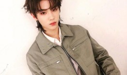 黄明昊吃瓜爆料图片,娱乐圈幕后真相大揭秘